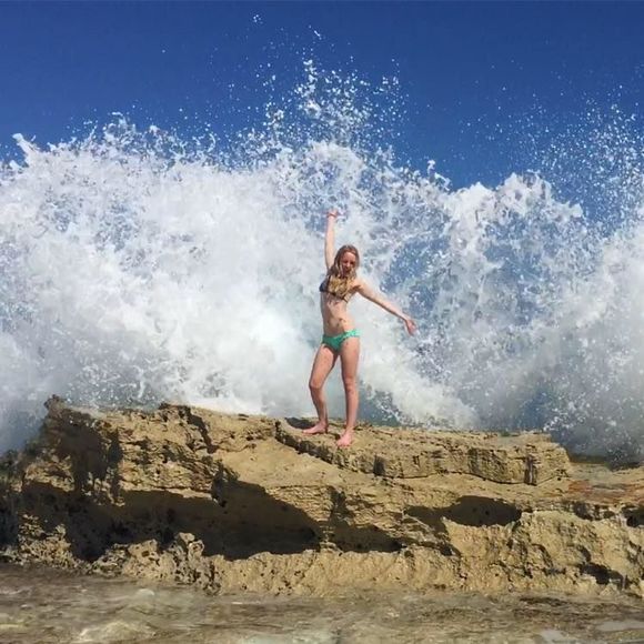 Meet your Posher, Zoe - Picture 1 of 1